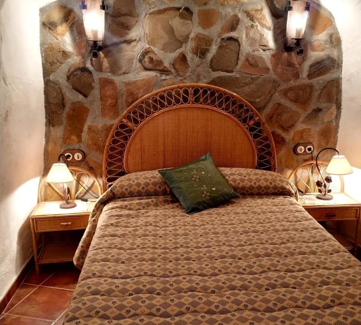 Casa Cueva, Cuevas Del Emir Villa Freila 0*,